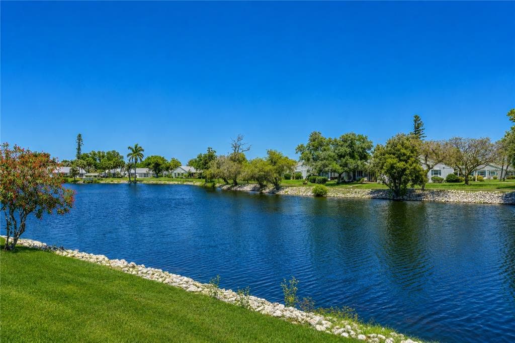 4603 LEXINGTON CIRCLE photo 4