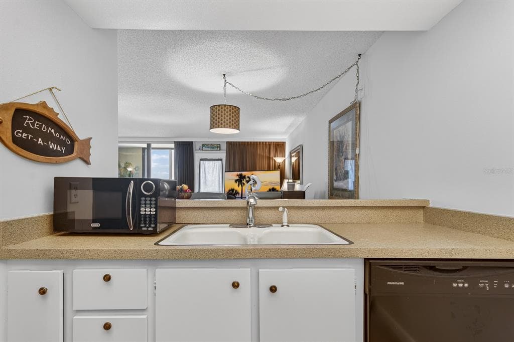 2620 COVE CAY DRIVE 904 photo 11