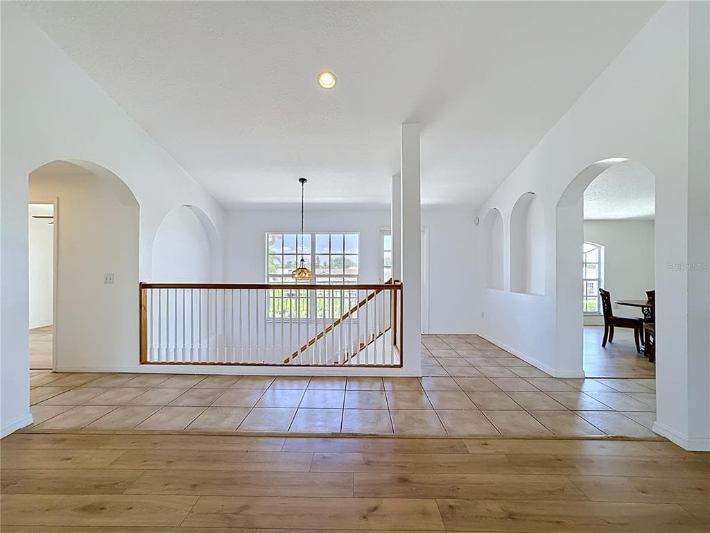 624 KINGSTON COURT photo 15