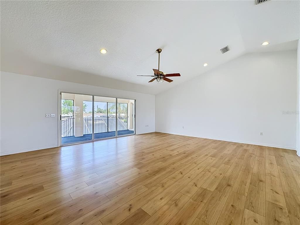 624 KINGSTON COURT photo 19