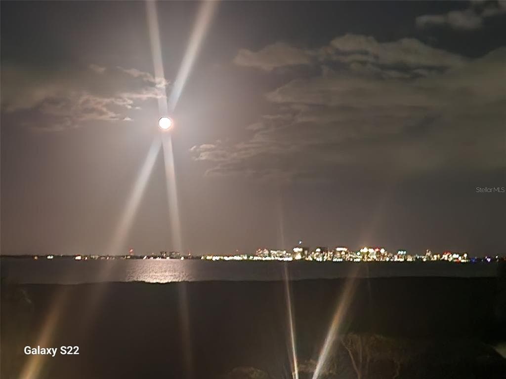 1930 HARBOURSIDE DRIVE 122 photo 13