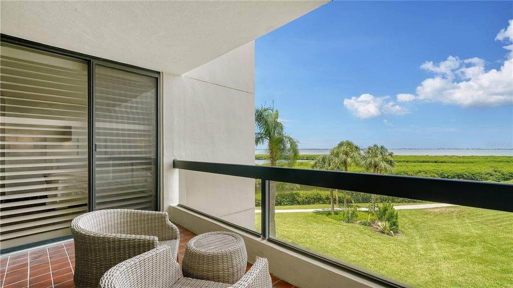 1930 HARBOURSIDE DRIVE 122 photo 7