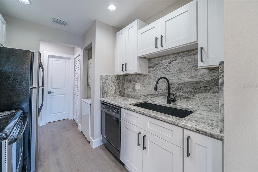 372 MOORINGS COVE DRIVE 372 photo 25
