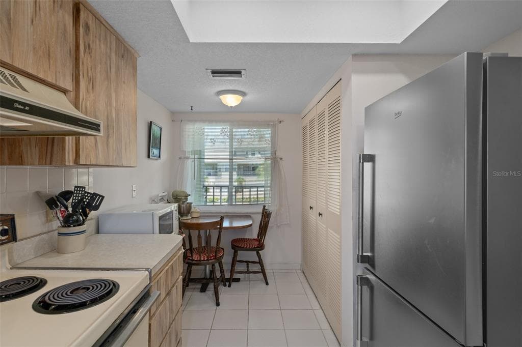 8211 BRENT STREET 816 photo 17