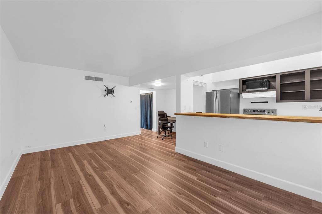 1140 S ORLANDO AVENUE E2 photo 9