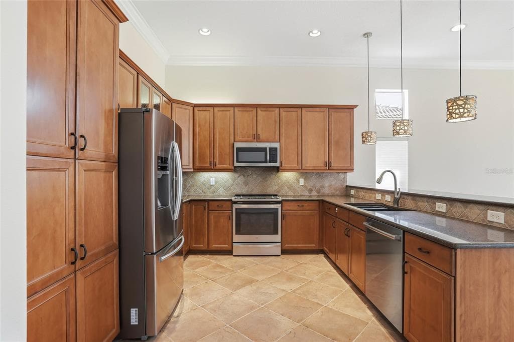 5042 SANDY BROOK CIRCLE photo 10