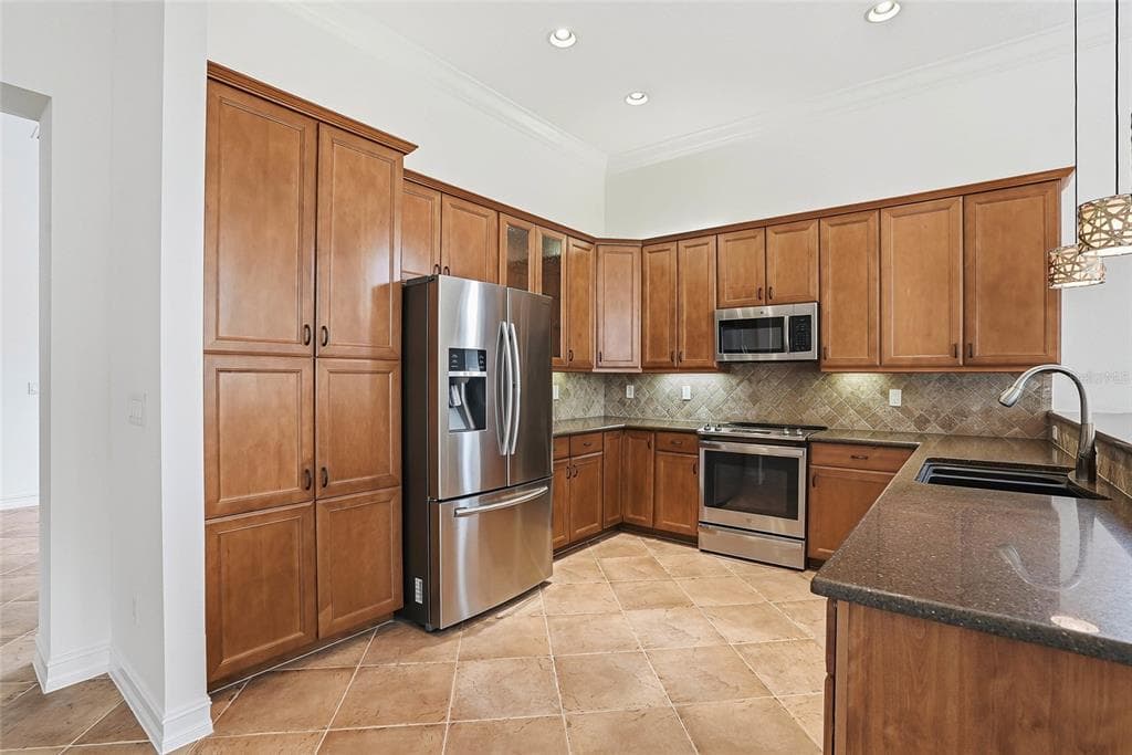 5042 SANDY BROOK CIRCLE photo 11