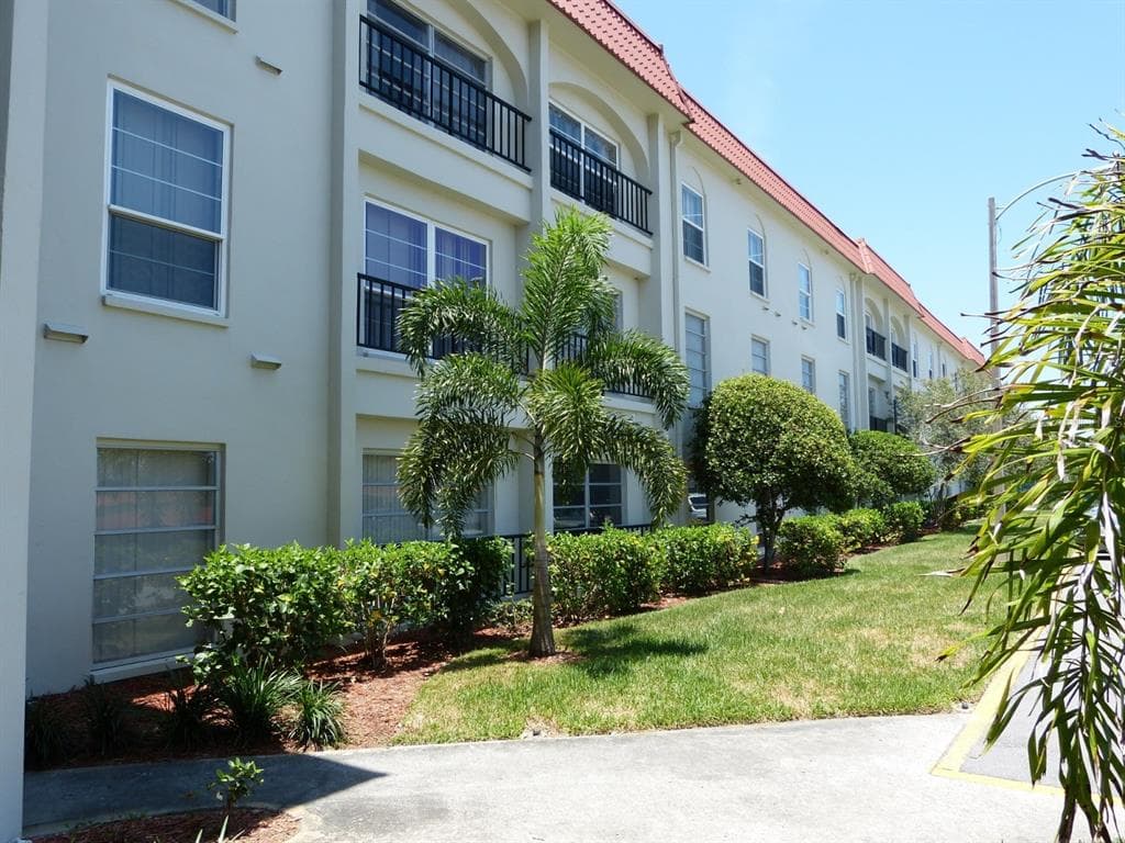 2700 BAYSHORE BOULEVARD 2205 photo 1