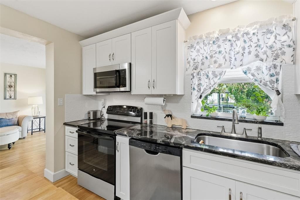179 E CANAL DRIVE photo 17