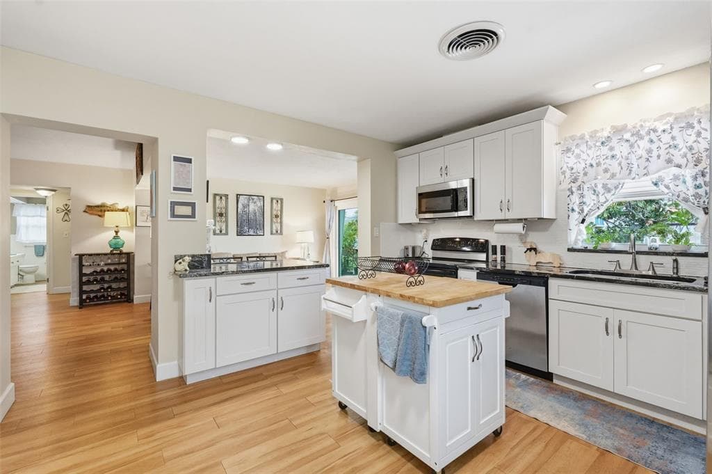 179 E CANAL DRIVE photo 14