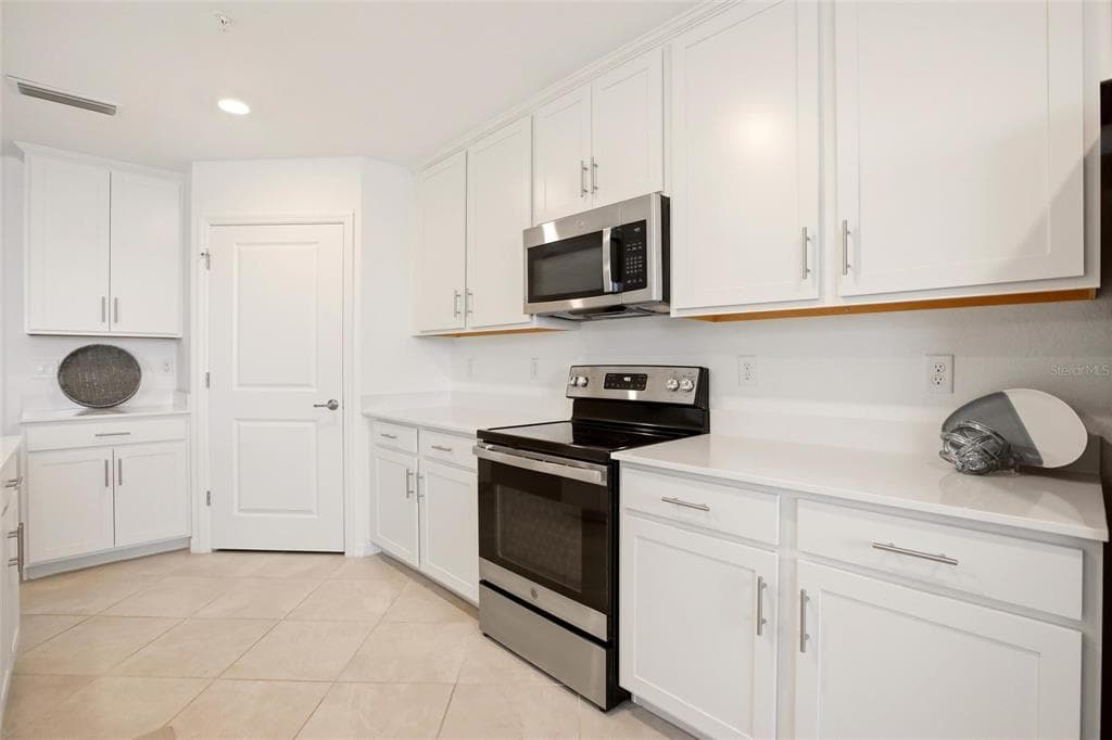 14214 HERITAGE LANDING BOULEVARD 816 photo 21