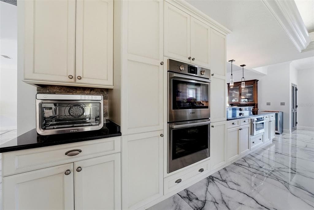 5207 BAY STATE ROAD photo 10