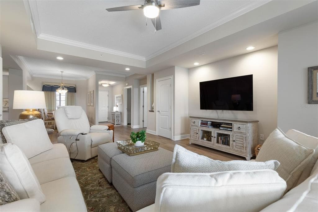 102 YACHT HARBOR DRIVE 371 photo 20