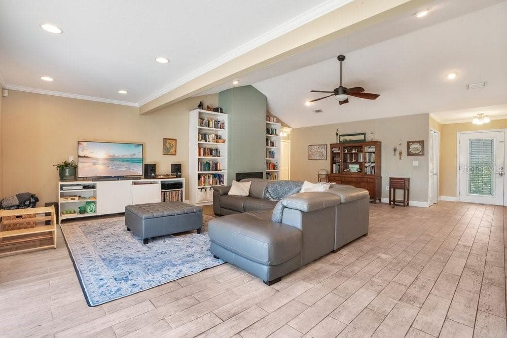 3858 SHORE BOULEVARD photo 10