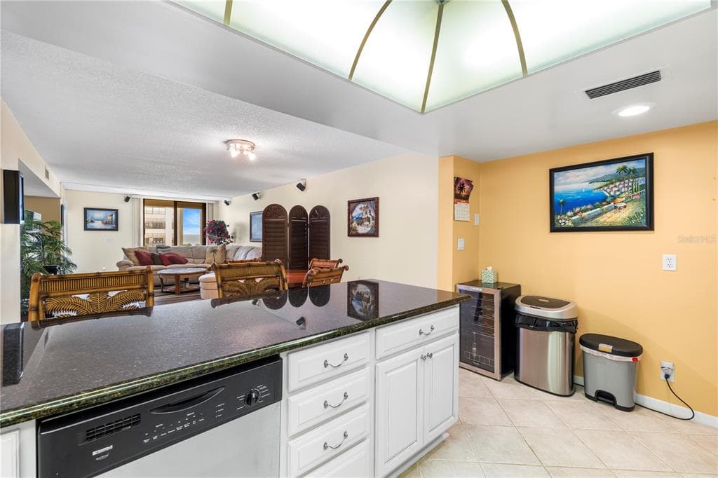 1460 GULF BOULEVARD 412 photo 17