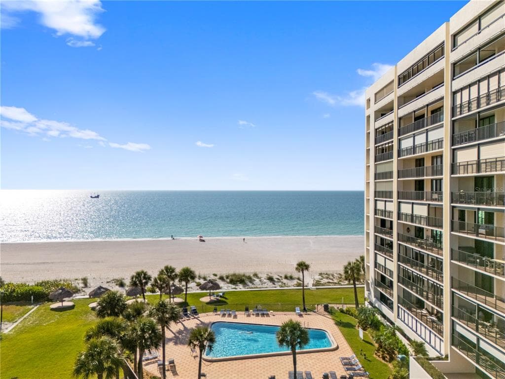 1460 GULF BOULEVARD 412 photo 4