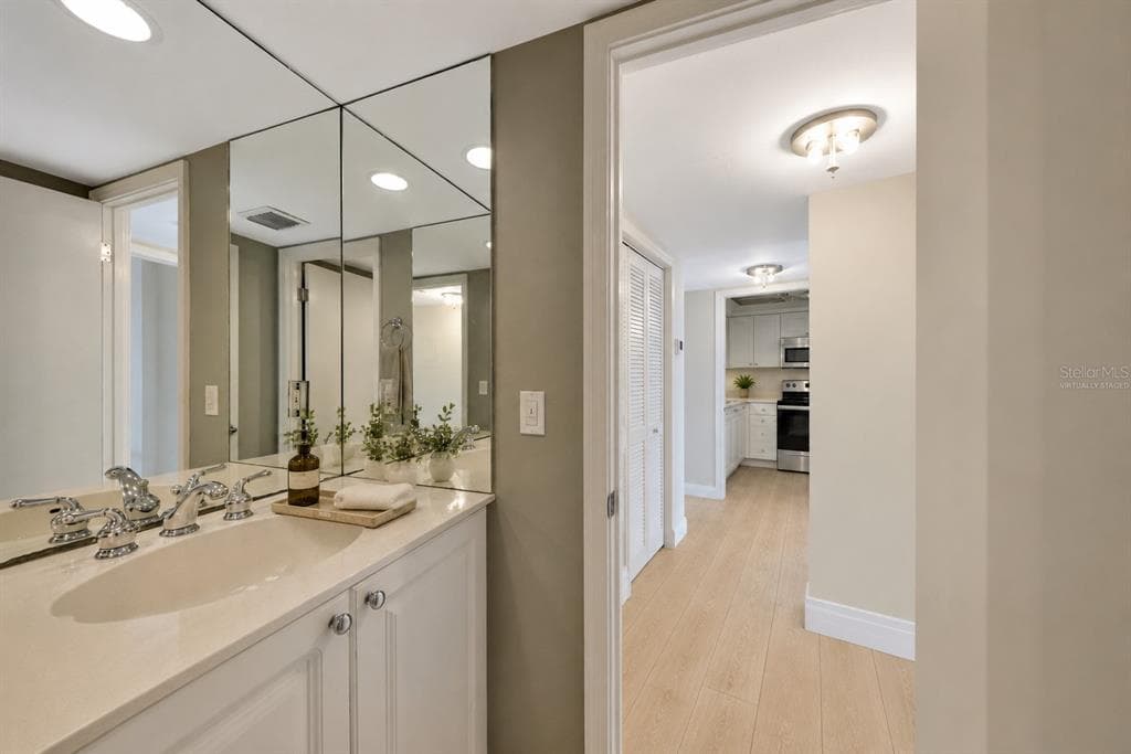 5855 MIDNIGHT PASS ROAD 514 photo 6