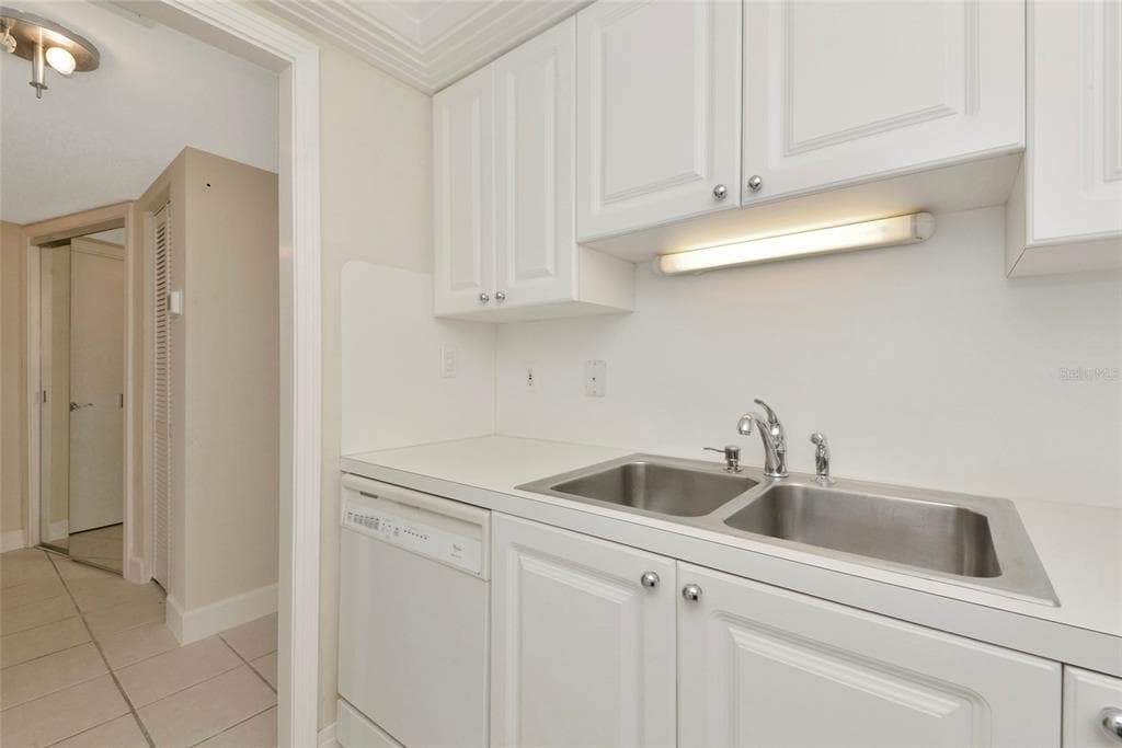 5855 MIDNIGHT PASS ROAD 514 photo 20
