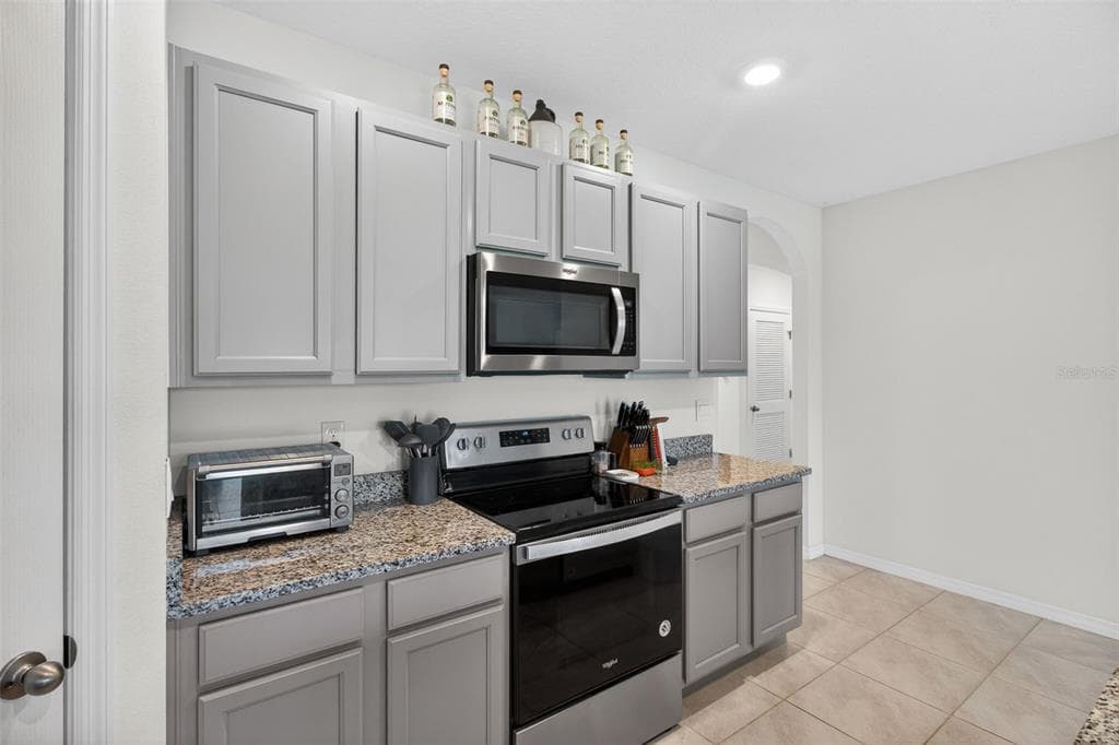 5946 SHINGLE CREEK ROAD photo 10