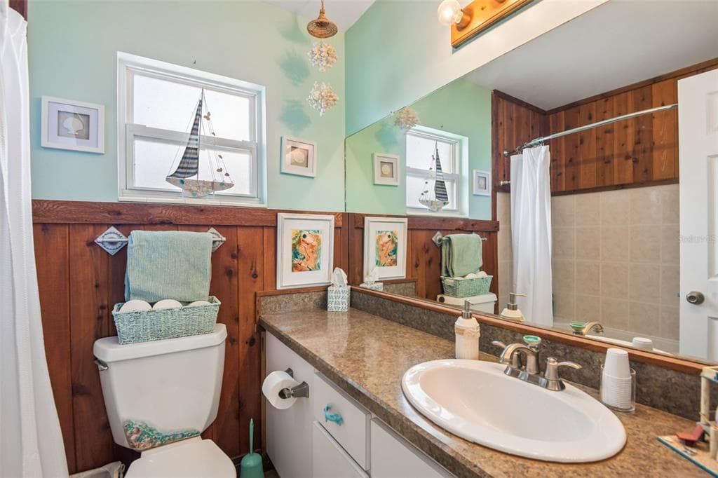 8212 HAYWARD LANE photo 21