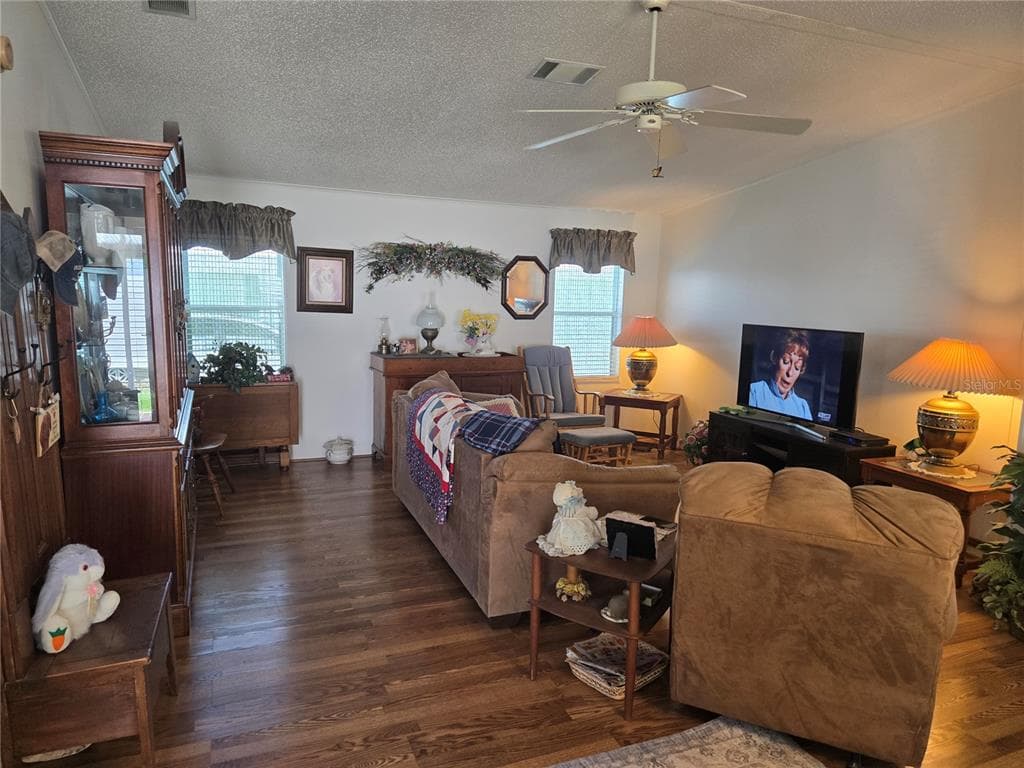 88 STRAPHMORE DRIVE photo 17