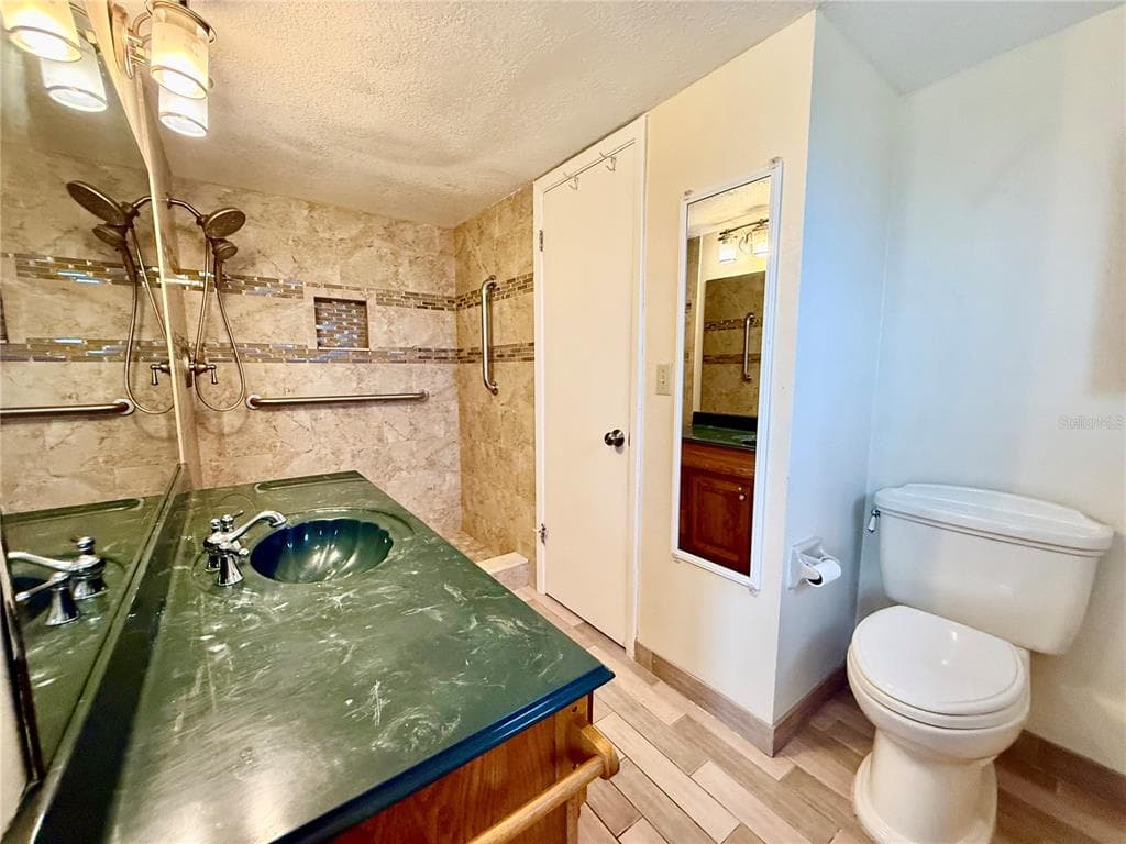 7607 VIENNA LANE photo 12