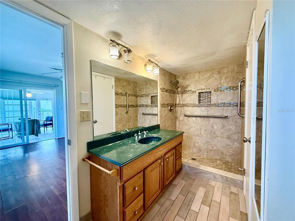 7607 VIENNA LANE photo 19