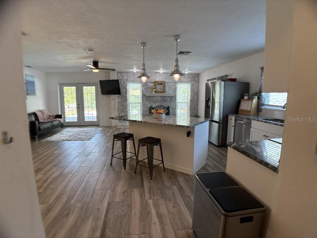 1549 DELAWARE AVENUE NE photo 12