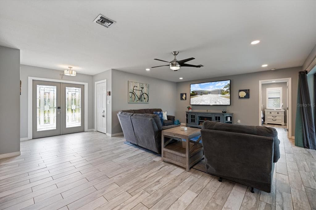 3336 TRIPOLI BOULEVARD photo 4