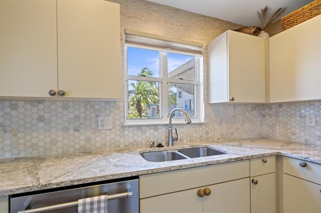 851 AUDUBON DRIVE 851 photo 5
