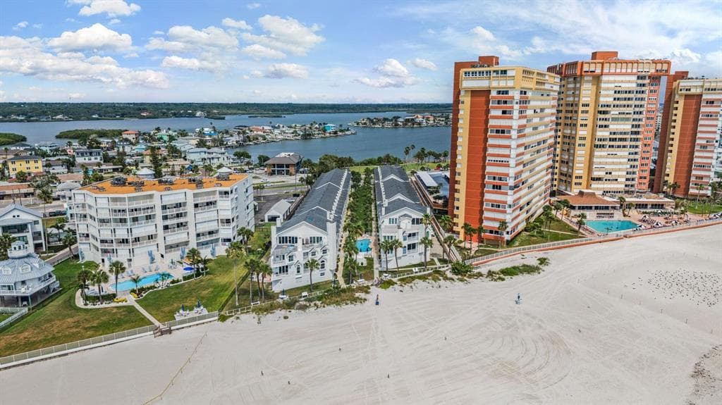 17960 GULF BOULEVARD 121 photo 2