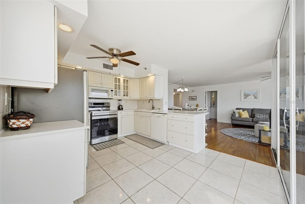 6322 PALMA DEL MAR BOULEVARD S 606 photo 12