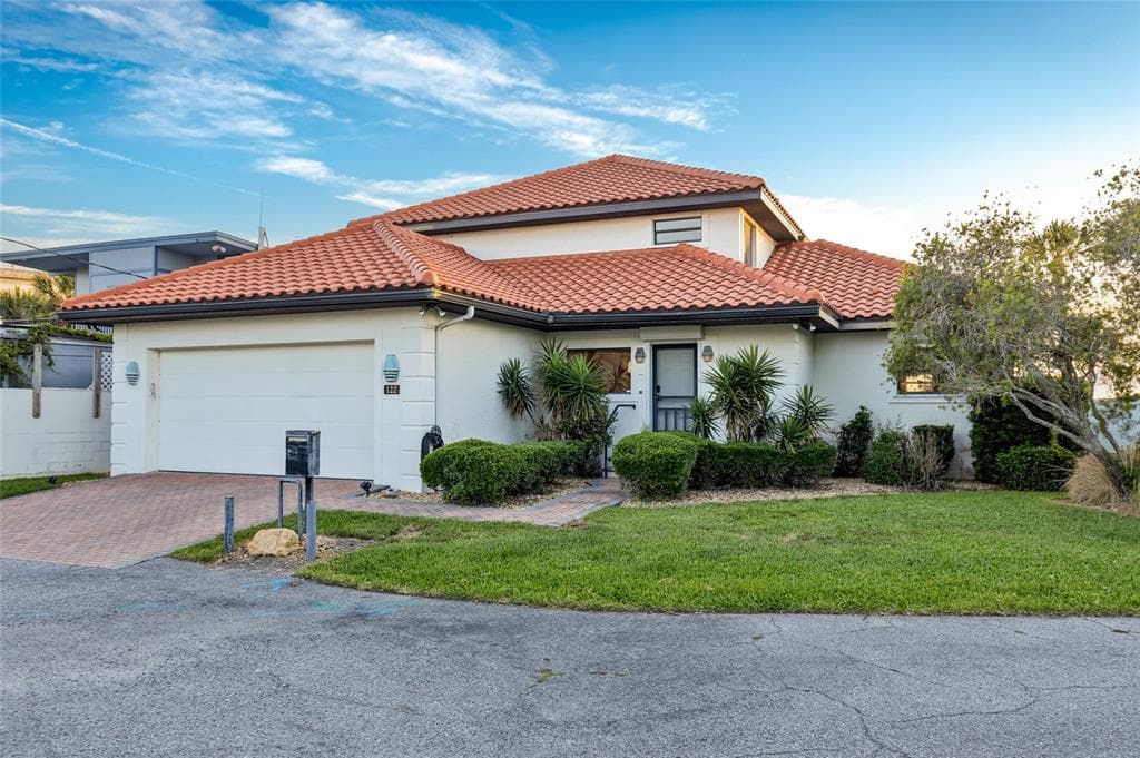 122 CORAL WAY photo 16