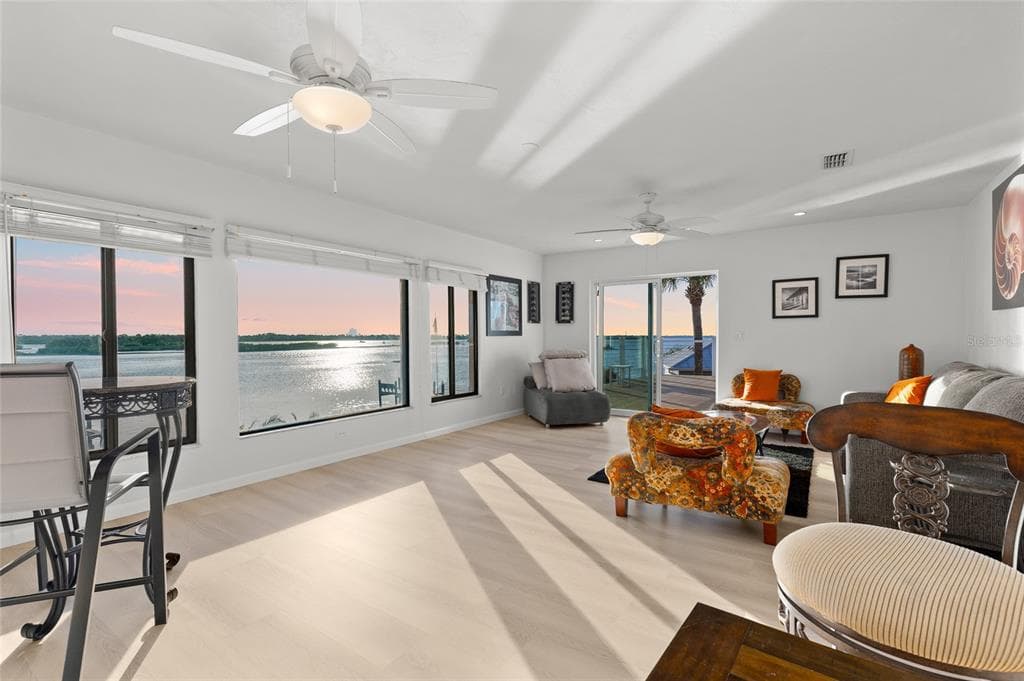 122 CORAL WAY photo 8