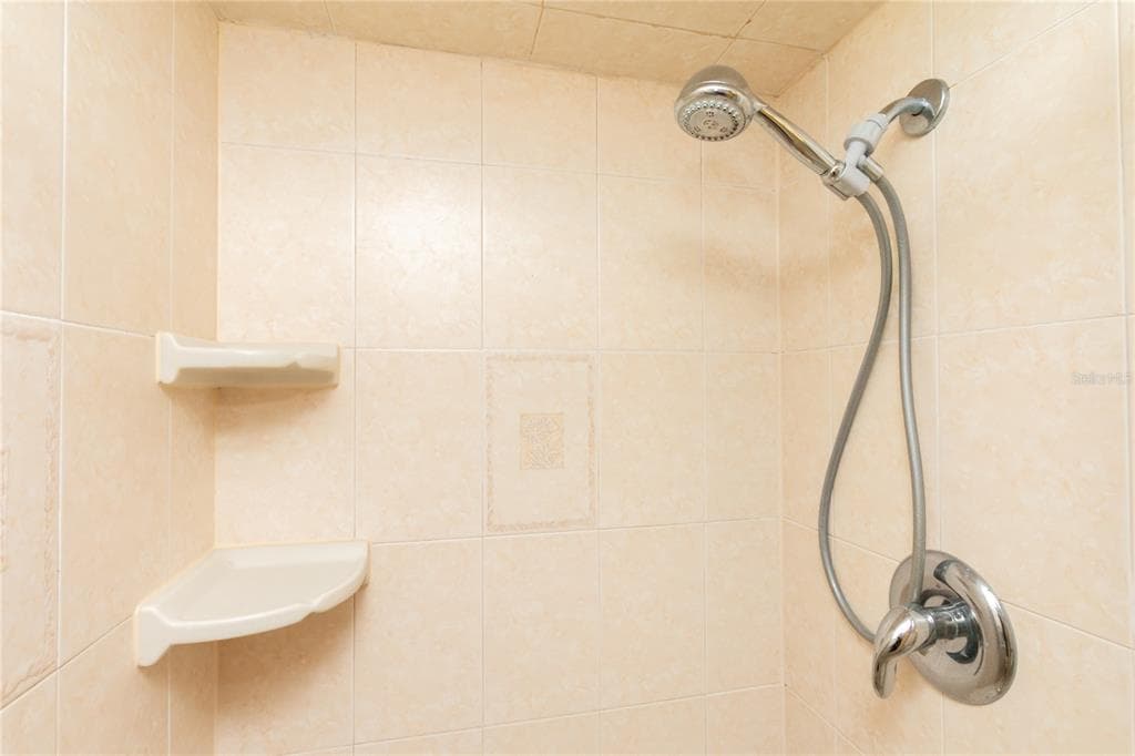 400 ISLAND WAY 212 photo 21