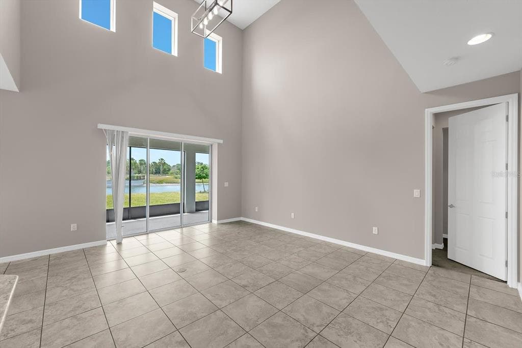 5633 MAIDENSTONE WAY photo 11