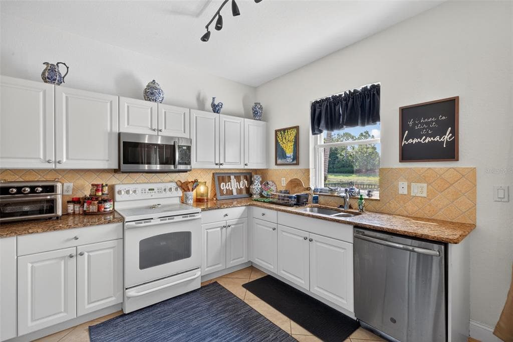 10284 CREPE JASMINE LANE photo 9