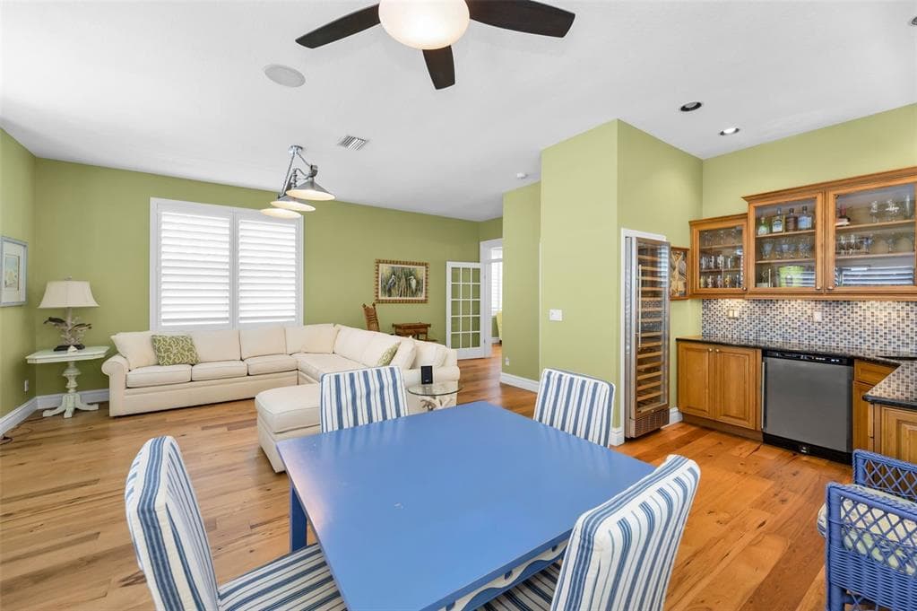 13303 GULF LANE photo 12