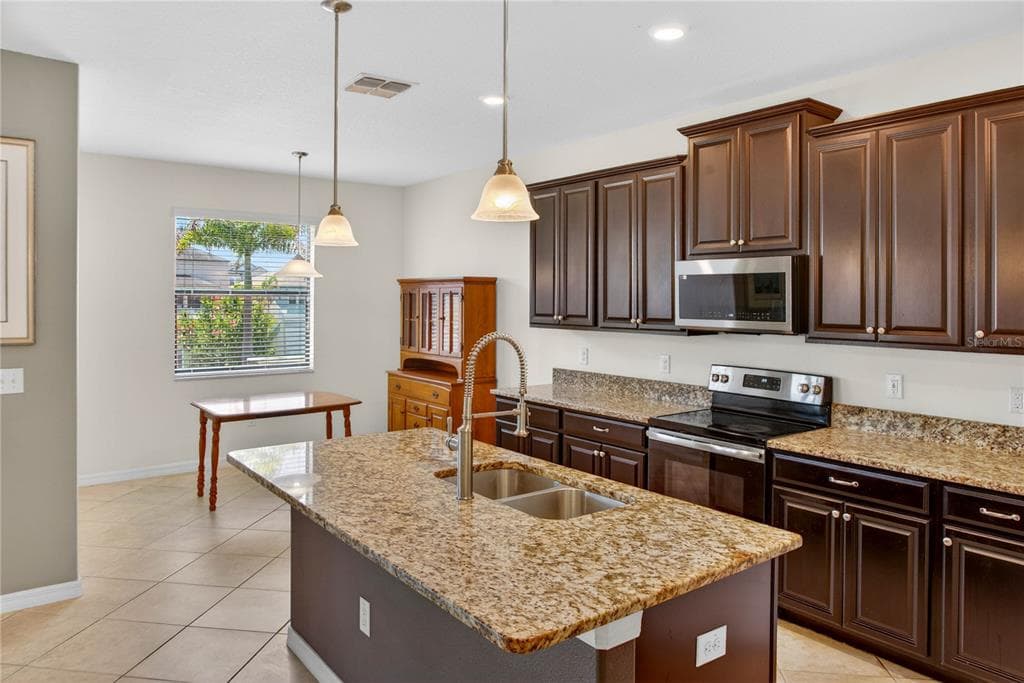 13415 WHITE SAPPHIRE ROAD photo 3