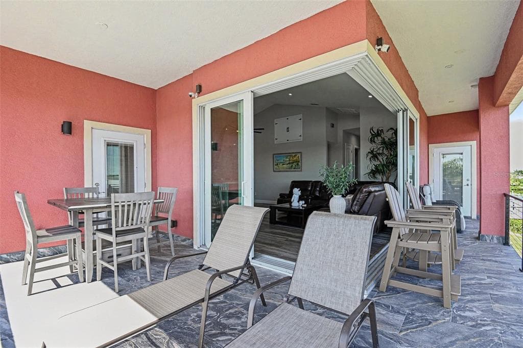 604 TAHITI COURT photo 7