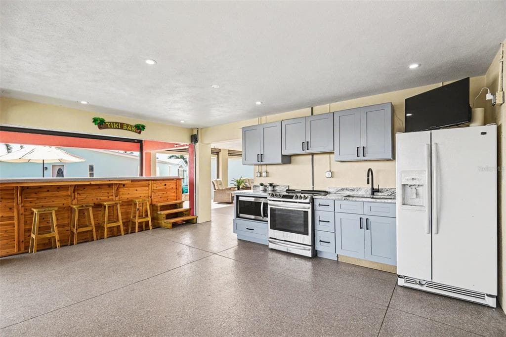 604 TAHITI COURT photo 21
