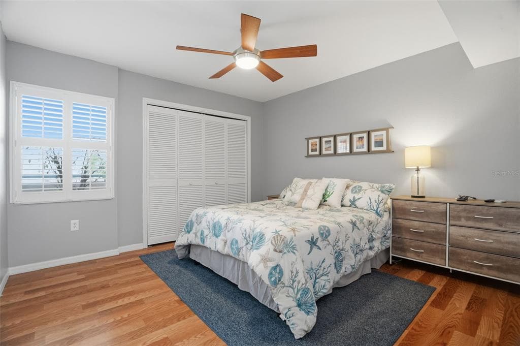 5557 SEA FOREST DRIVE 215 photo 7