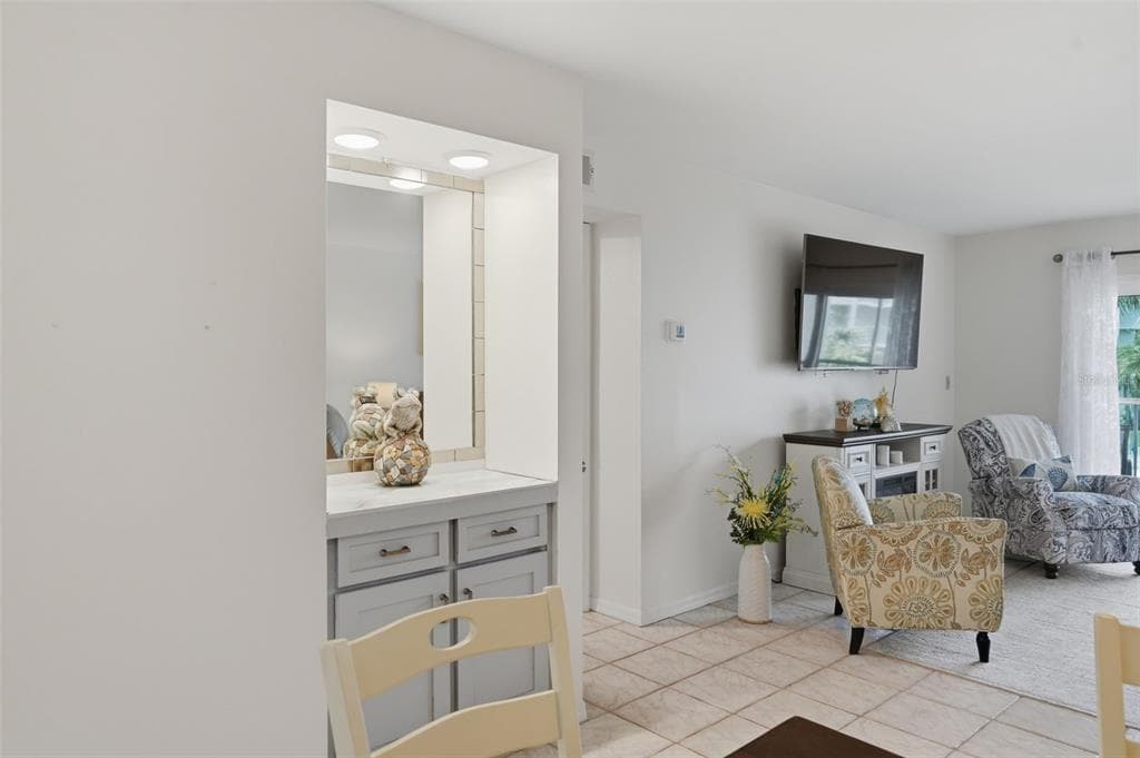 5557 SEA FOREST DRIVE 215 photo 19