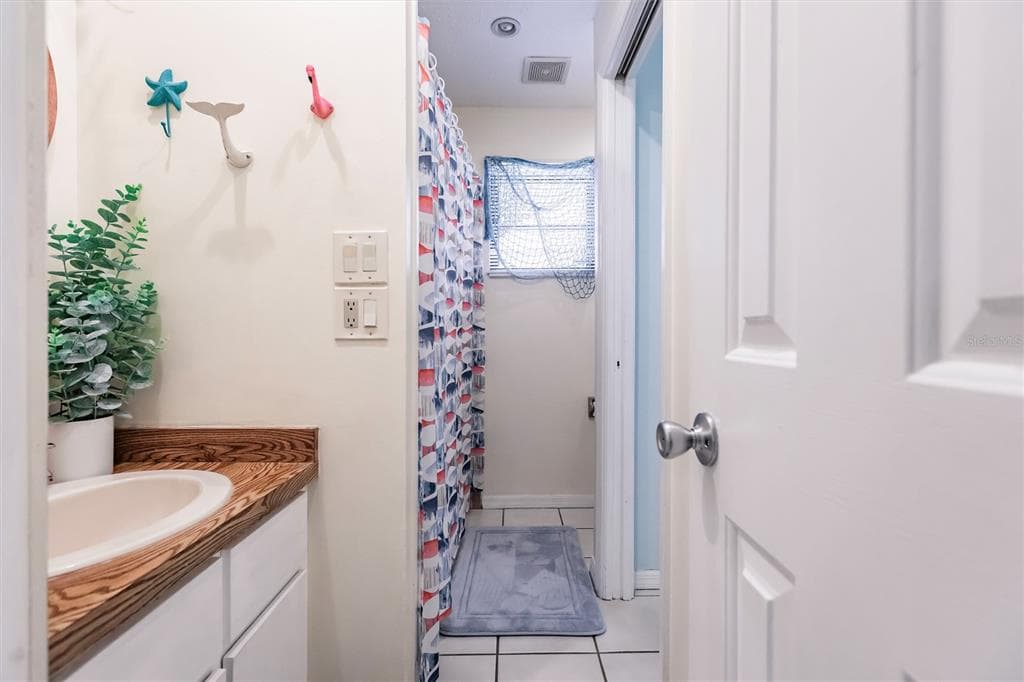 335 HARBOR BOULEVARD photo 23