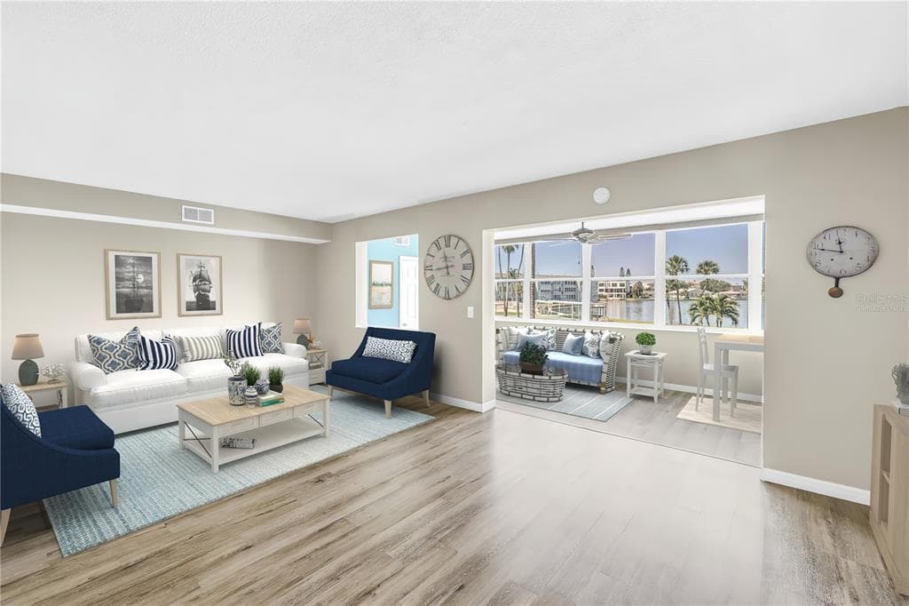 1868 SHORE DRIVE S 212 photo 8