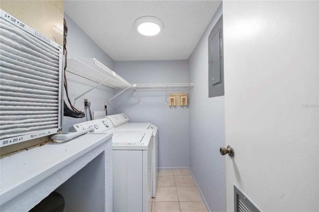 1400 MINEO DRIVE 12D photo 24