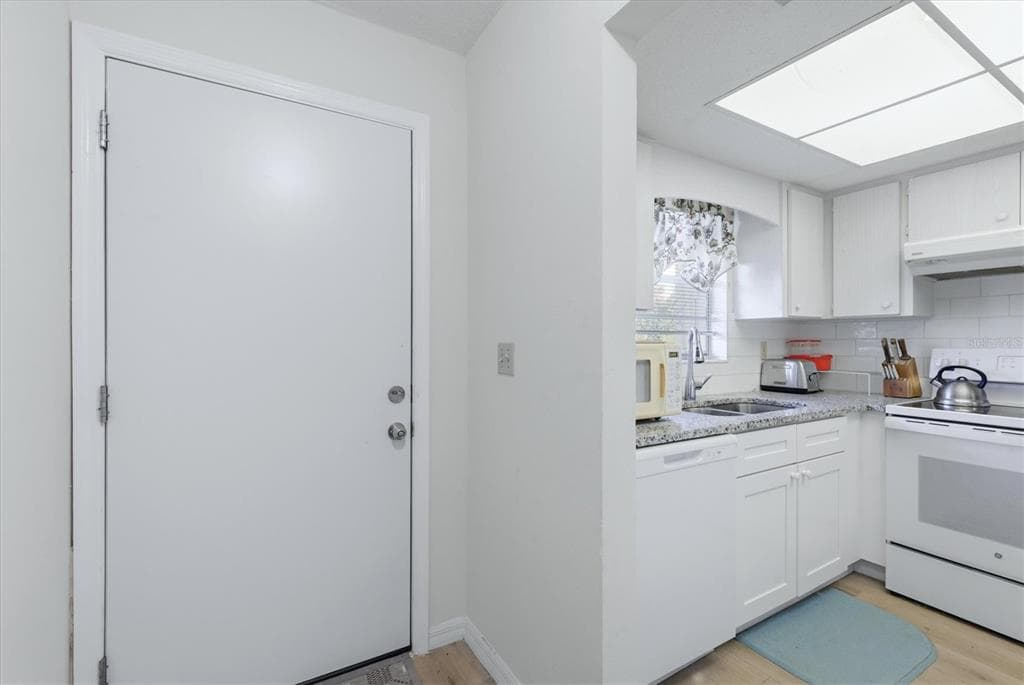 2 QUAILS RUN BOULEVARD 2104 photo 4