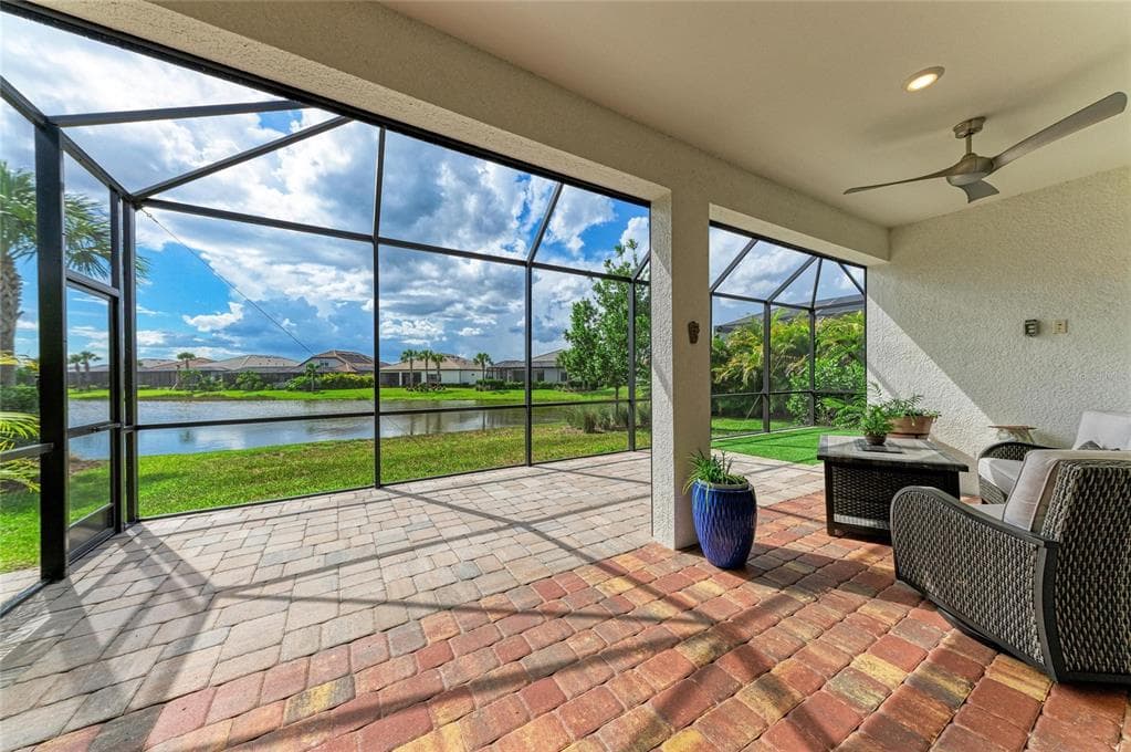 7412 SUMMERLAND COVE photo 3