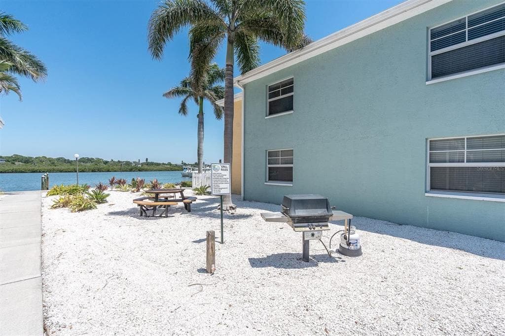 19417 GULF BOULEVARD E103 photo 20