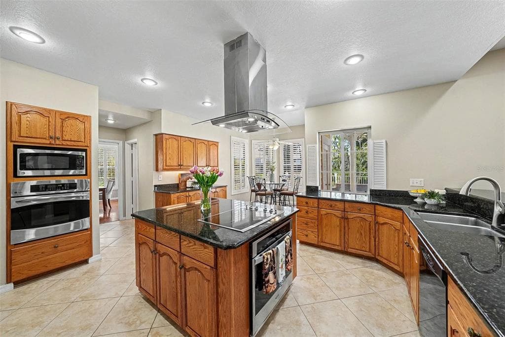833 MARCO DRIVE NE photo 18